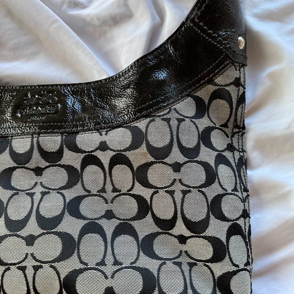 Coach Monogram and Patent Leather Hobo Shoulder Bag - Picture 4 of 7